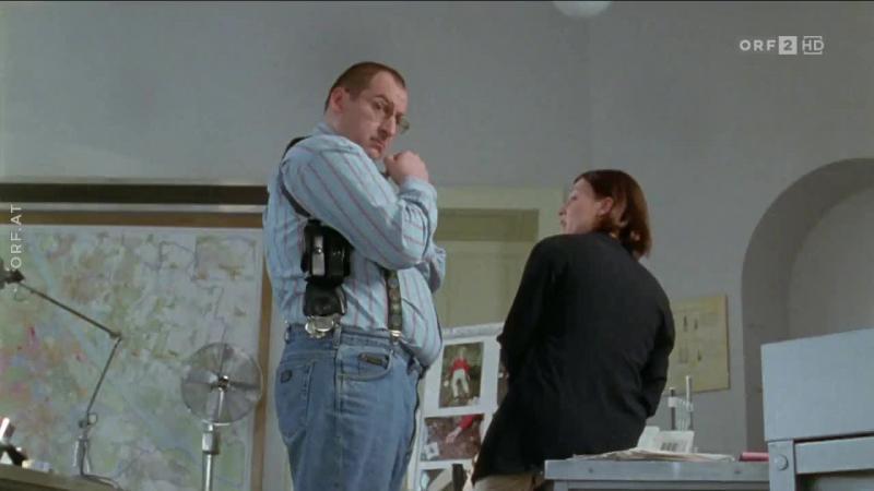 Кадры из сериала Комиссар Рекс (1994)